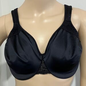 Exquisite Form Sleek Black Bra with Lace Accents